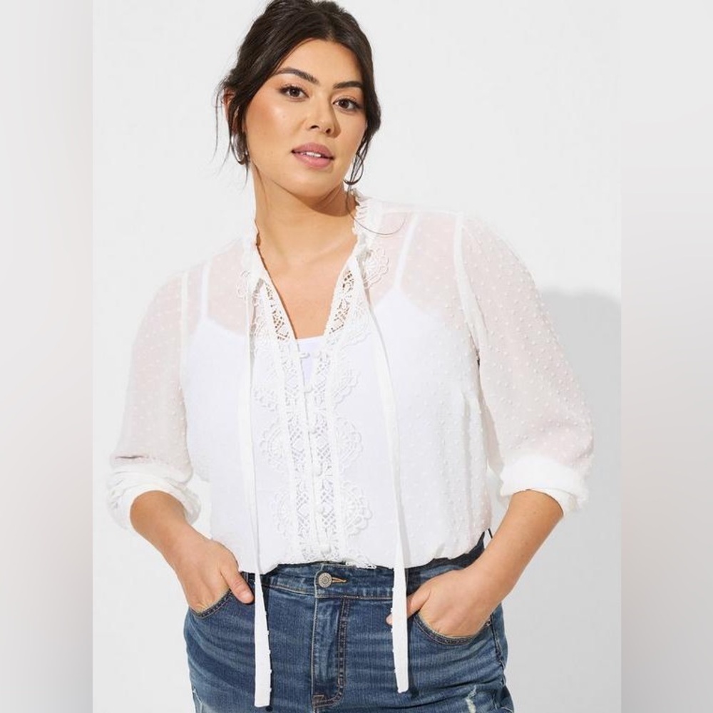 Torrid White Chiffon Clip Dot Ruffle Neck Tie Front Top Blouse Size 4X